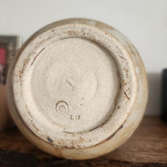 MCM Studio Art Pottery Signed Matte Weed Pot Vase - Picture 2 of 6